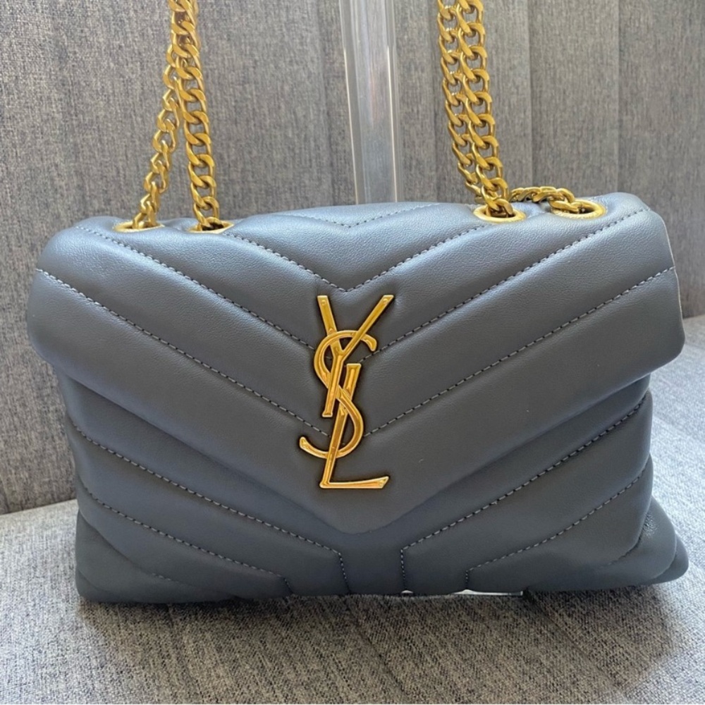 🎀🐰 NWOT LouLou quilted shoulder bag in grey/gold